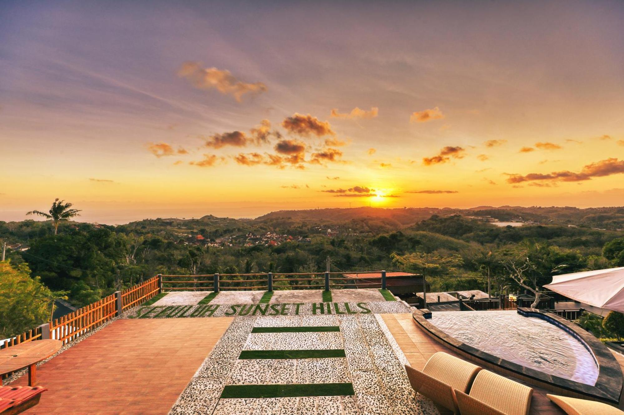 Sebuluh Sunset Hill Hotel Batumadeg Buitenkant foto